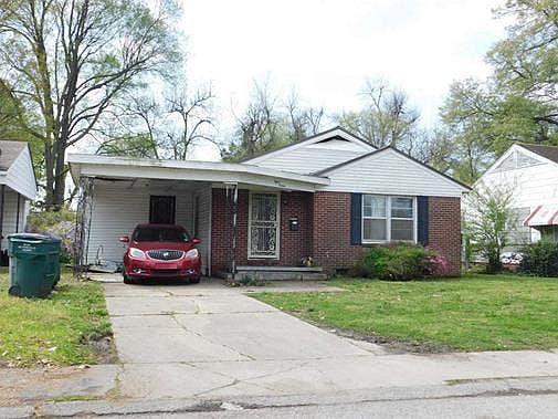 2nd image of 813 E Walnut St
