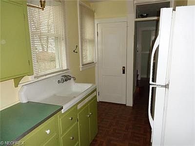 4th image of 115 Grant St