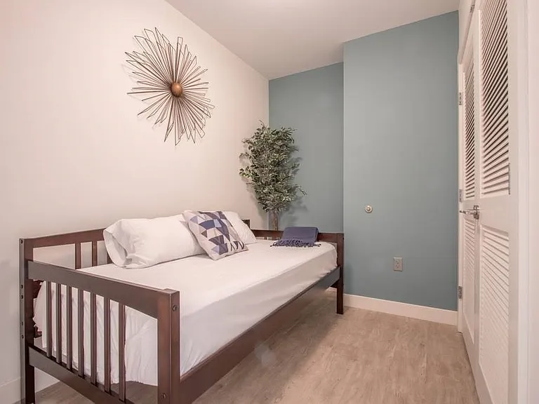 900 Beacon St #402 — Photo 15