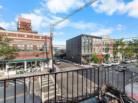 4th image of 50 N Broadway #11