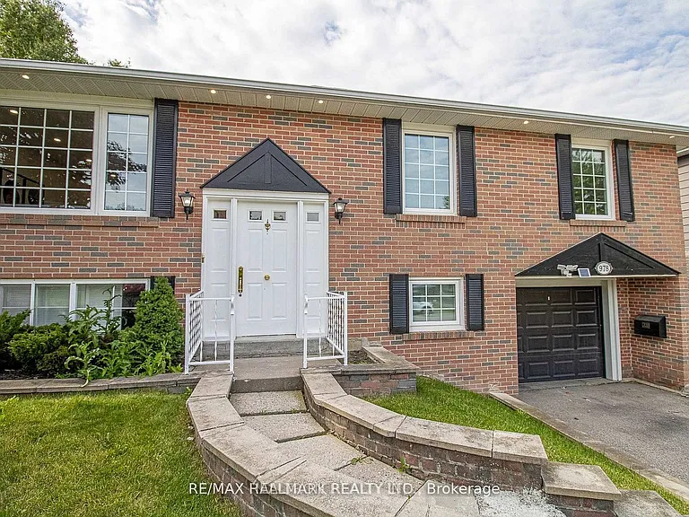 978 Wildwood Dr — Photo 2