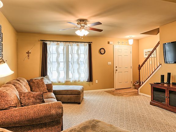 3rd image of 1335 Willow Creek Dr