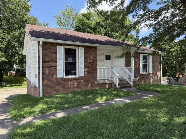136 Cunningham Pl, Clarksville, TN 37042