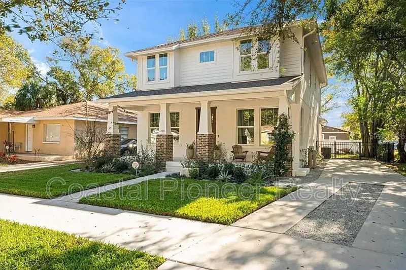 5 bed, 3.0 bath, 2428 sqft, $4,995 — Photo 2