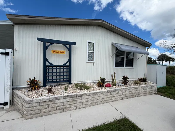 831 Riverview Ln, Tarpon Springs, FL 34689