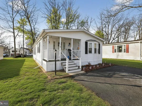 14 Holiday Ave, Hatfield, PA 19440