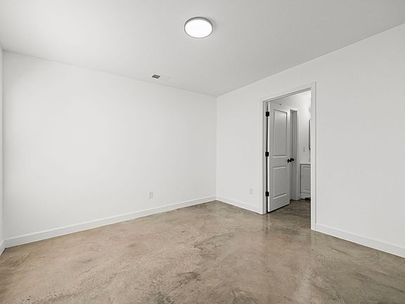 4th image of 3114-3116 Pacific Ave