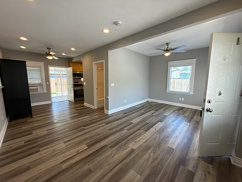 418 E La Veta Ave Photo 1