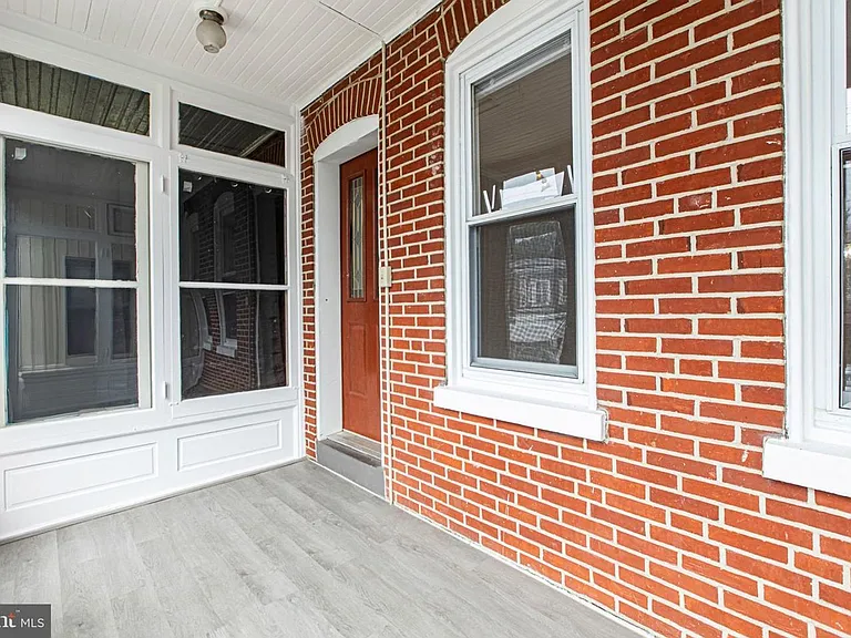 2923 N Washington St — Photo 2