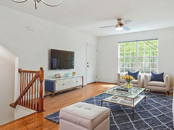 2nd image of 11358 King George Dr #10