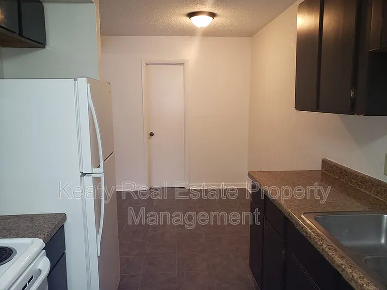 809-3 Fox Run Dr — Photo 12