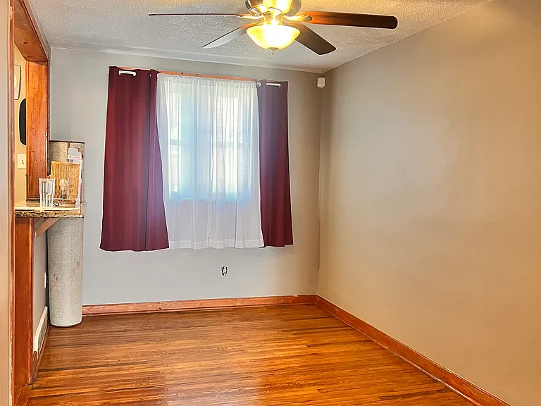 7565 Malvern Ave — Photo 18