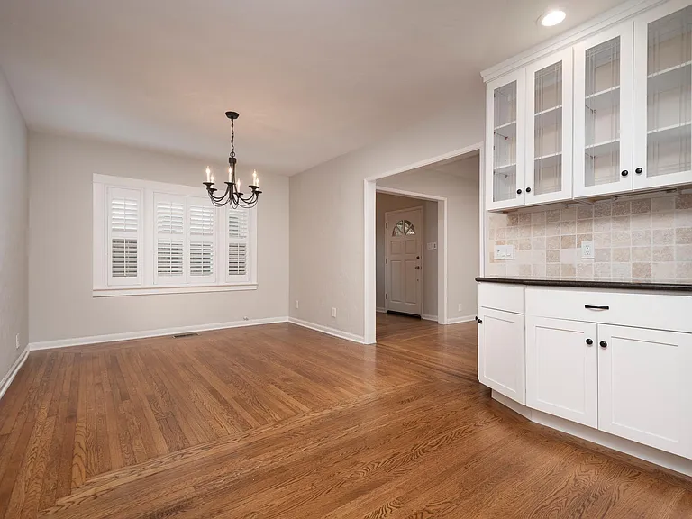 904 Paloma Ave — Photo 6
