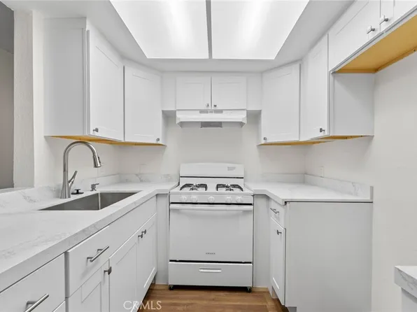 600 W 3rd St #107, Santa Ana, CA 92701