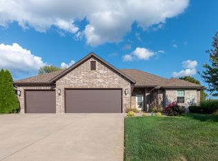 1504 S Ledgestone Ave, Springfield, MO 65807