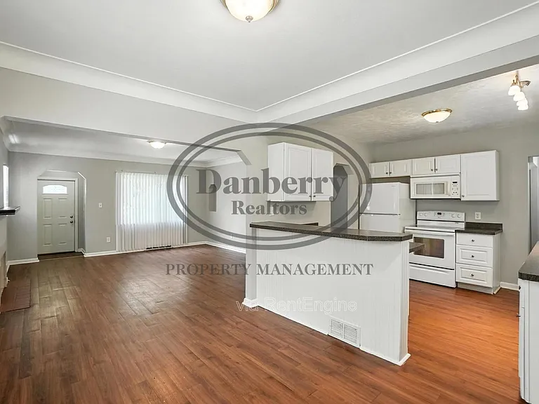 822 Searles Rd — Photo 12