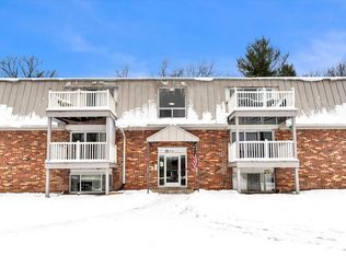 6716 Cascade Rd SE #46, Grand Rapids, MI