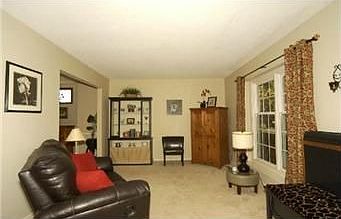 3rd image of 10801 W 100th Pl