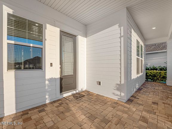 4th image of 364 ARELLA Way