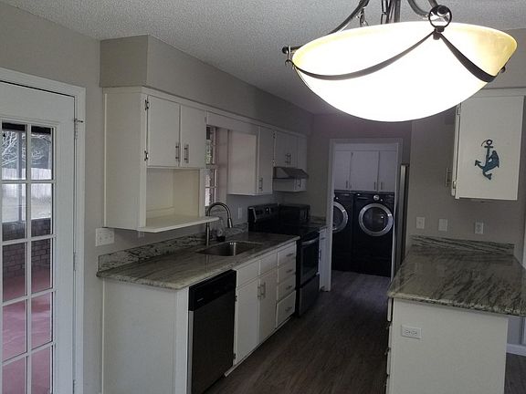 3rd image of 2461 Avenida De Sol