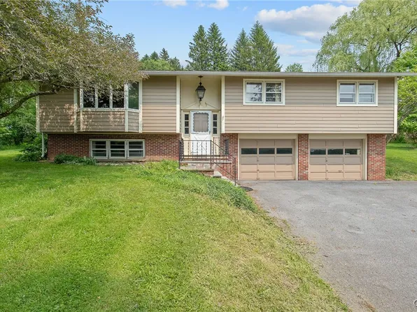 5682 Ike Dixon Rd, Camillus, NY 13031
