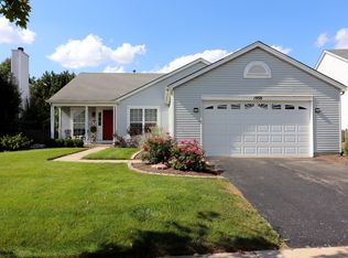 1950 Amberleigh Ct, Romeoville, IL 60446