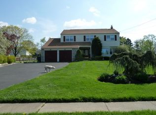 4 Teresa Ln, Chalfont, PA 18914