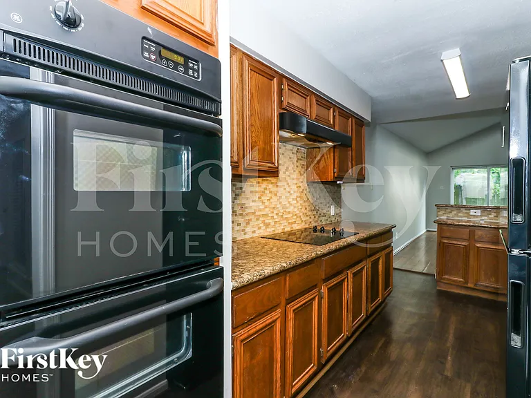 1308 Wilson Dr — Photo 9