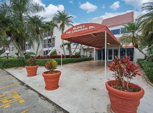 140 Lakeview Dr APT 203, Weston, FL 33326