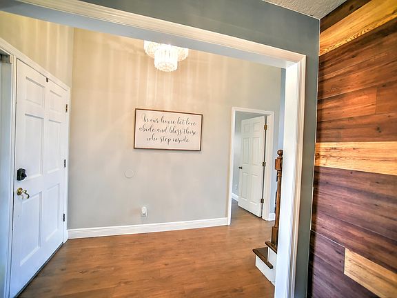 3rd image of 399 Windwood Pl