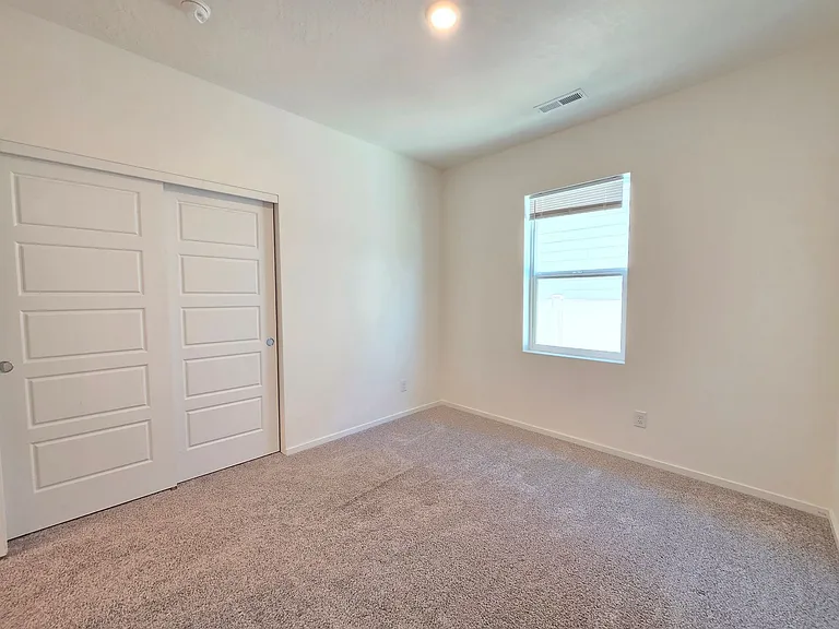 5711 W Georgetown Ln — Photo 22