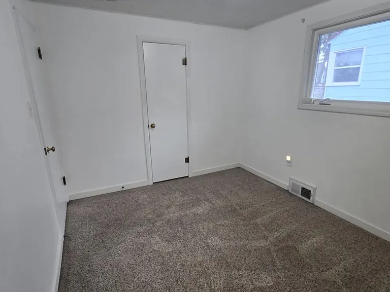 704 S Cedar St — Photo 18