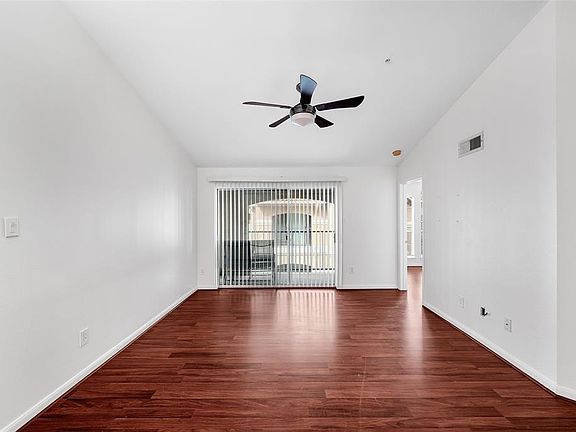 2nd image of 3231 Allen Pkwy APT 5307