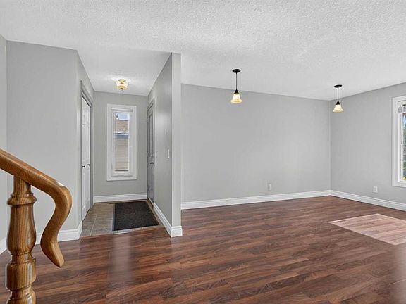 3rd image of 112 S Beaconsfield Rise NW