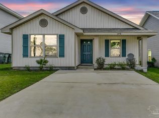 6208 Cardinal Cove Ln, Pensacola, FL 32504