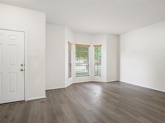 2nd image of 10402 Chamomile Green Ct