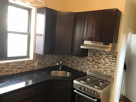 Rented by Smart NY Realty LLC | media 2