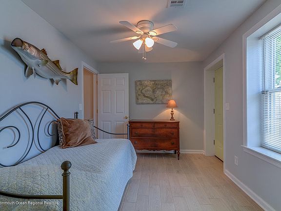 3rd image of 304C Halsey Ave