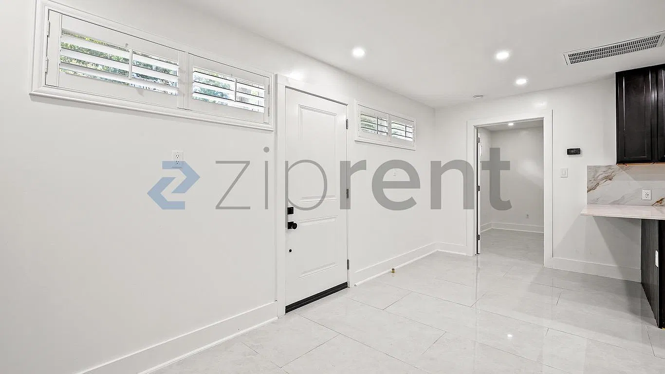 2 bed, 1000 sqft, $1,800 — Photo 4