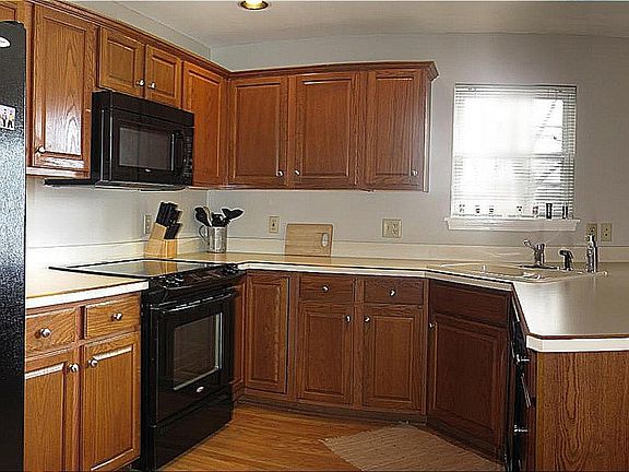 5th image of 343 Pepperidge Ln