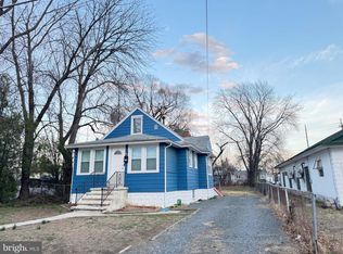 8136 River Rd, Pennsauken, NJ 08110