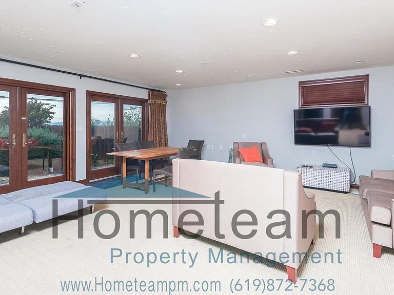 2324 Frankfort St — Photo 28