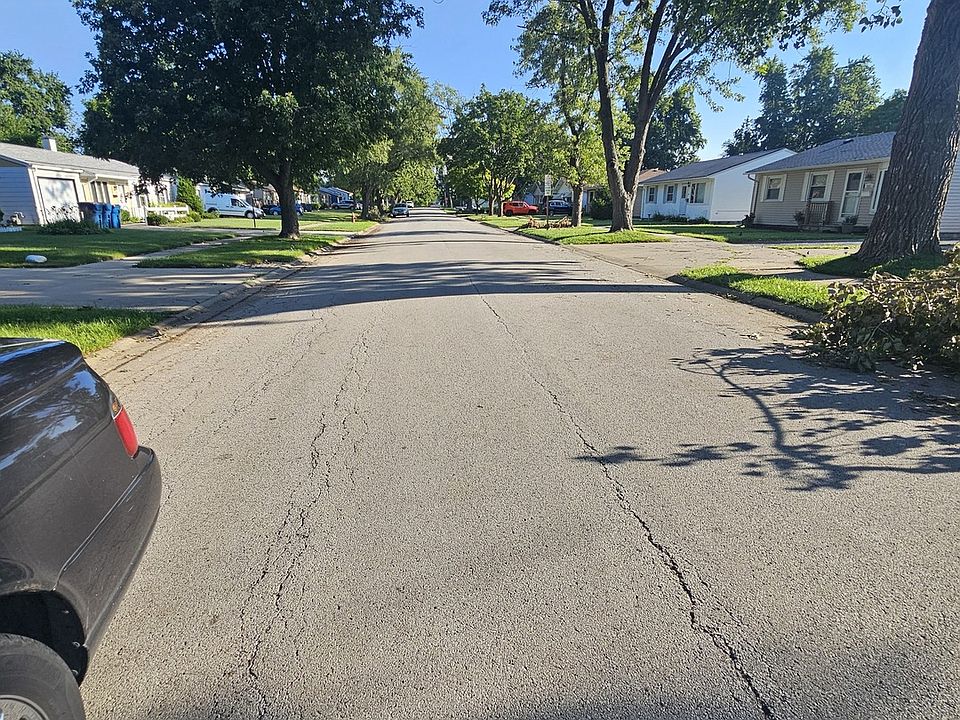 2nd image of 3438 Carpenter St