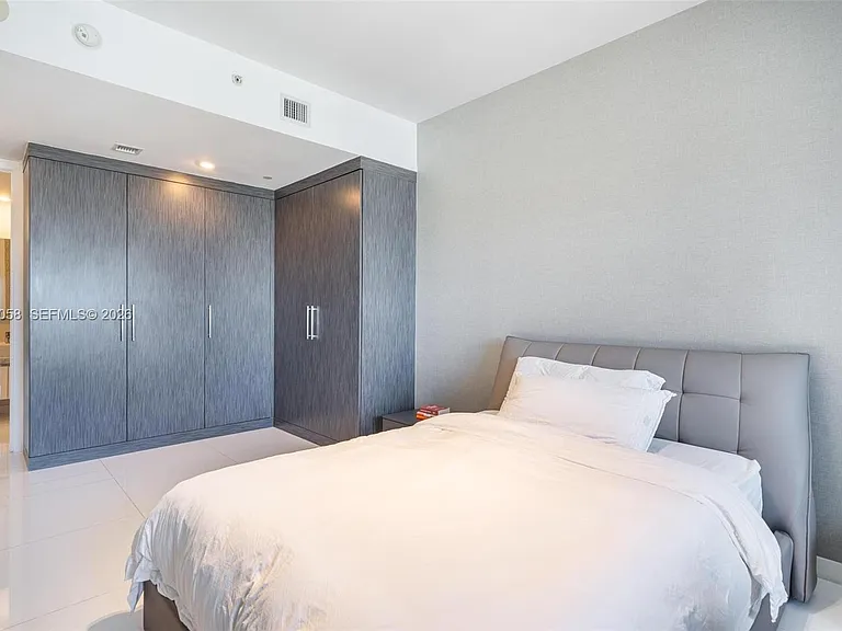 1100 Biscayne Blvd #5203 — Photo 27