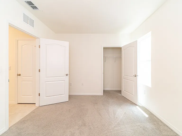 1181 Cascades Ave — Photo 10