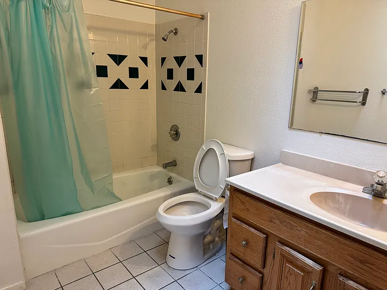 4039 Lincoln Ave — Photo 6