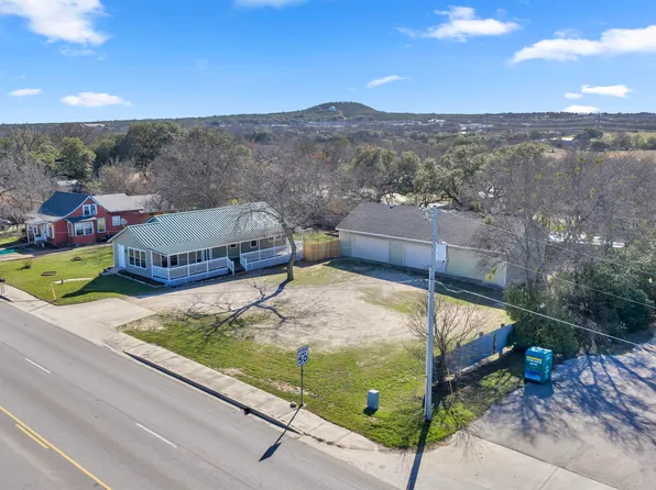 808 N Water St, Burnet, TX 78611