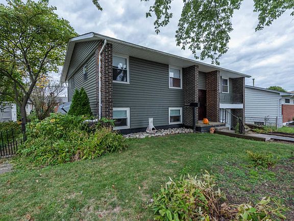 2nd image of 652 Crescent Dr