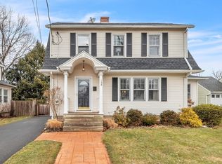138 Maple Rd, Longmeadow, MA 01106