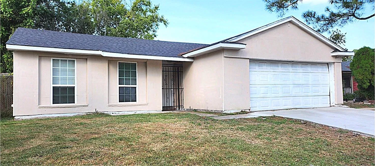 3 bed, 2.0 bath, 1356 sqft, $1,795 — Photo 2
